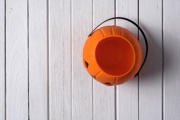 Citrouilles d&#39;Halloween sur fond de plancher en bois