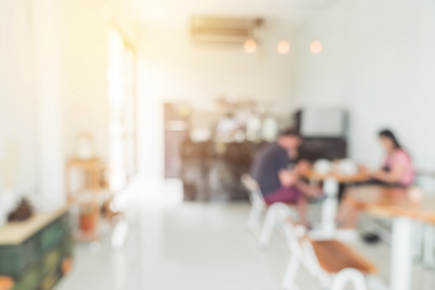 Client au café flou fond avec bokeh