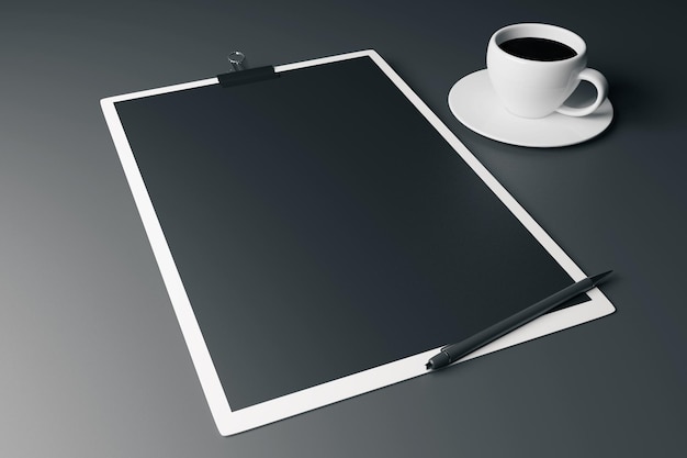 Clipboard, stylo et café