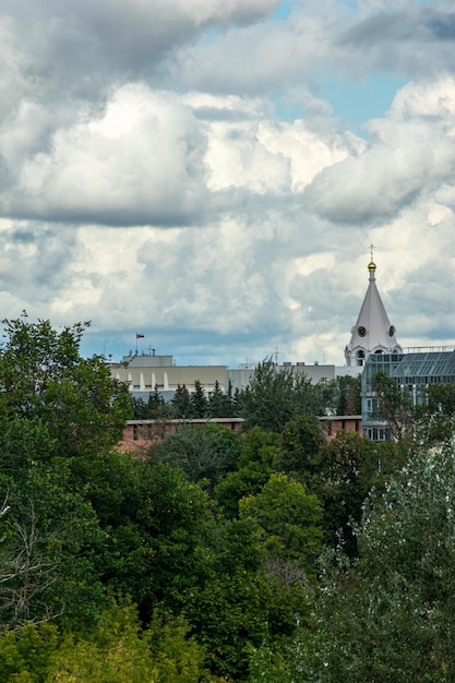 Clocher blanc du Kremlin de Nijni Novgorod