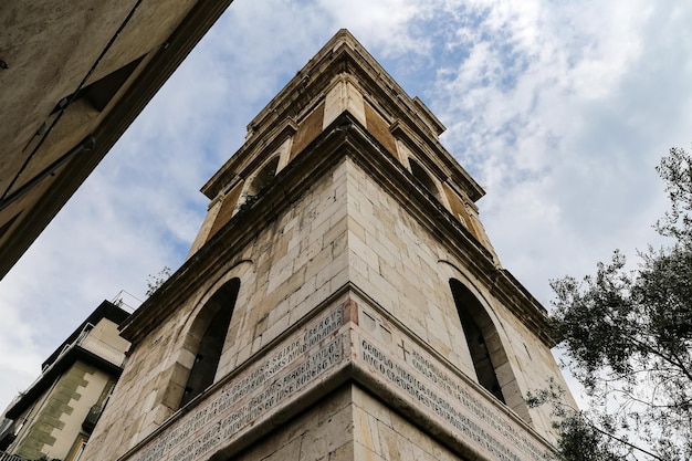 Clocher de l'église Santa Chiara à Naples Italie