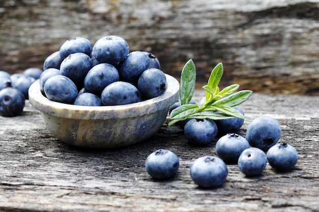 Close-up de bleuets dans un bol