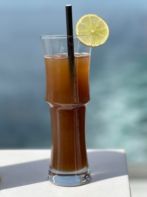 Close-up de la boisson sur la table