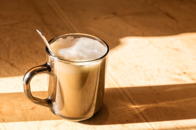 Close-up de la boisson sur la table