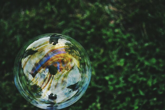 Photo close-up de la bulle flottant dans l'air