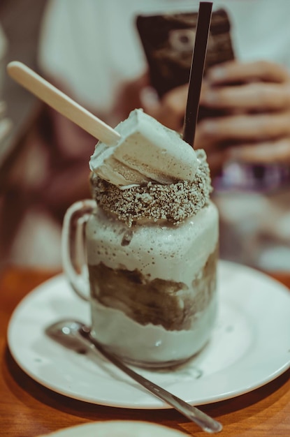 Photo close-up de crème glacée dans une assiette