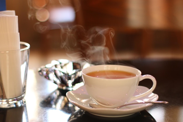 Close-up du café sur la table