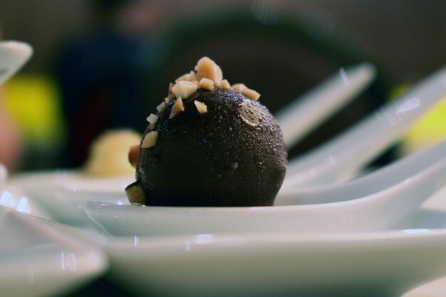 Close-up du dessert dans la cuillère