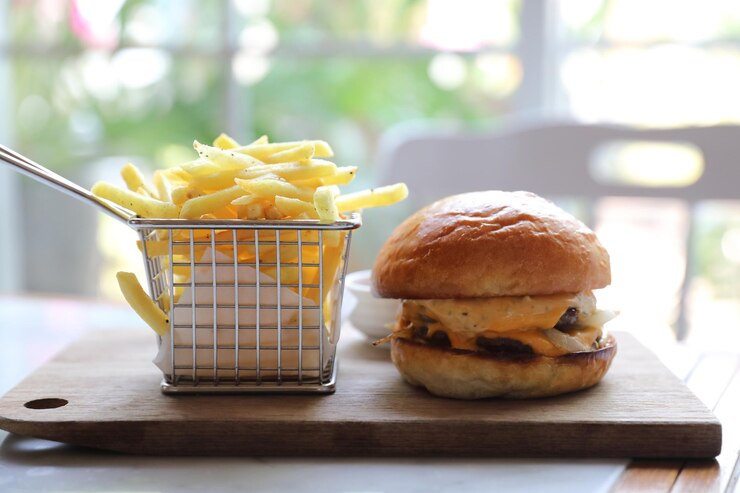 Photo close-up du hamburger sur la table