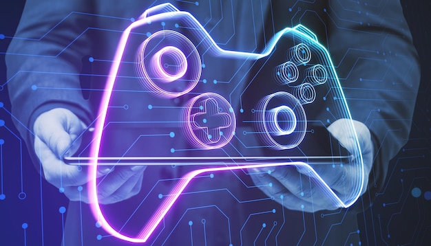 Photo close-up d'un homme d'affaires tenant un joystick créatif ou un hologramme de gamepad sur un fond flou concept de jeu et de plaisir esport