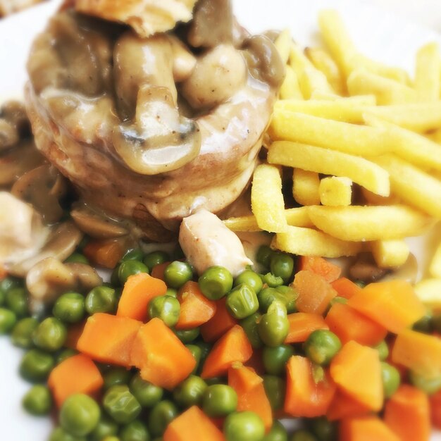 Photo close-up de légumes dans une assiette