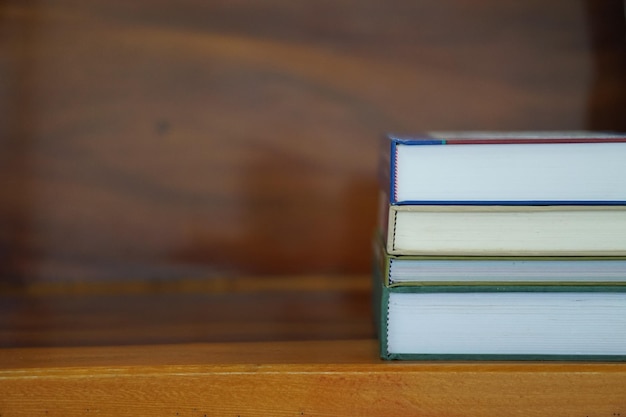 Close-up des livres sur la table