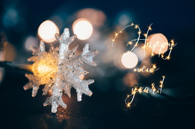 Photo close-up des lumières de noël éclairées pendant l'hiver