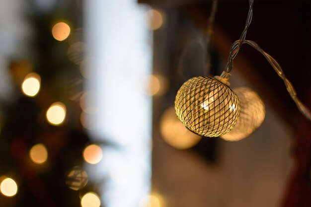 Close-up des lumières de Noël éclairées