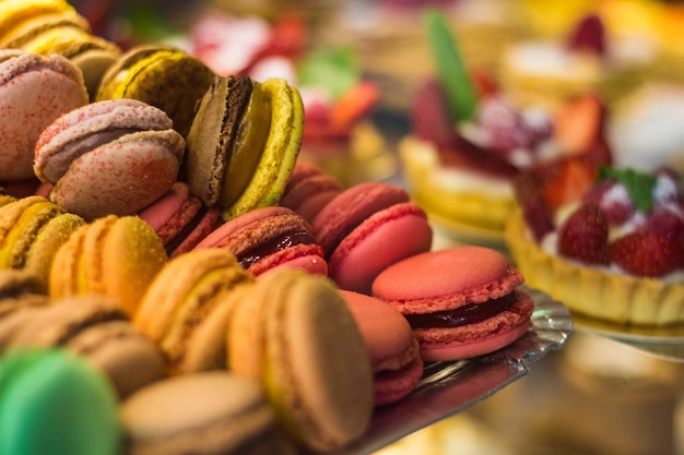 Close-up de macaroons multicolores