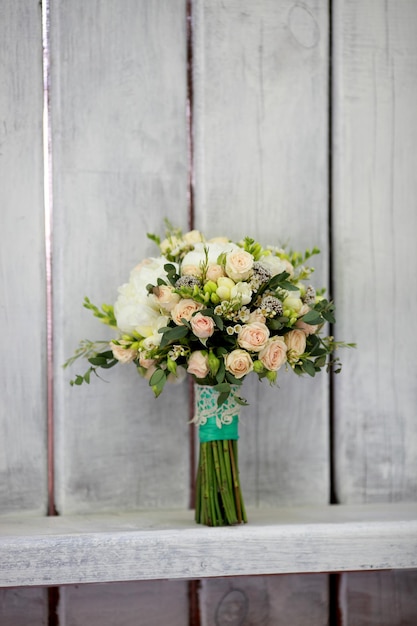 Close up of wedding bouquet de clôture en bois