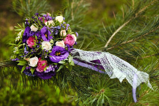 Close up of wedding bouquet de clôture en bois