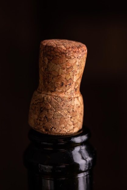 Close up of wine cork sur un goulot de bouteille