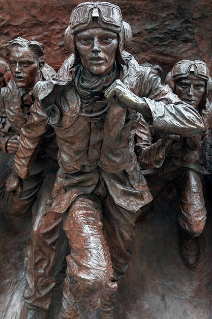 Close-up d'une partie du monument de la bataille d'Angleterre sur le remblai à Londres