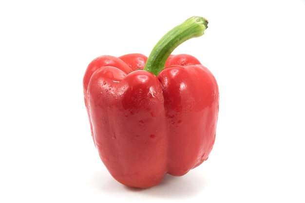 Close-up de piment rouge sur fond blanc