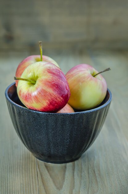 Photo close-up de pommes dans un bol