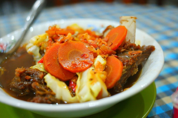 Photo close-up d'un repas servi dans un bol