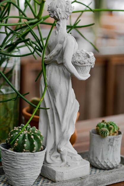 Photo close-up de la statue d'une plante en pot