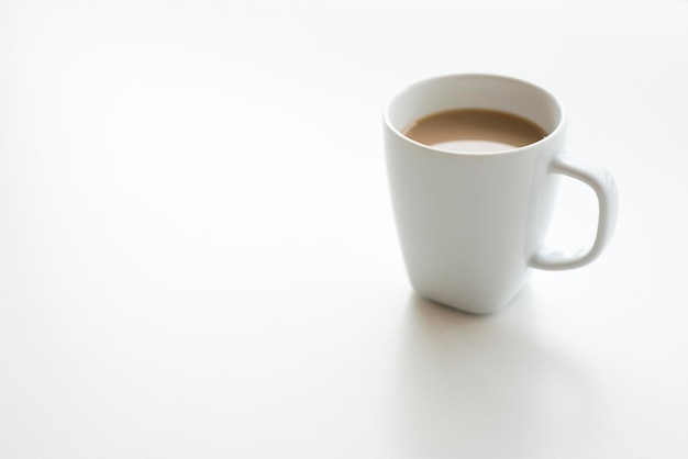 Close-up de la tasse de café sur la table