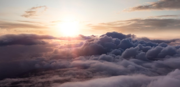 Cloudscape spectaculaire vue aérienne coucher de soleil ciel art rendre fond nature