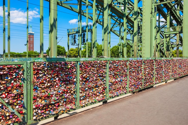 Écluses de mariage au pont Hohenzollern