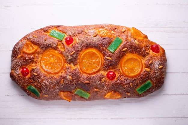 Coca de Sant Joan. Gâteau traditionnel de San Juan pour célébrer l'arrivée de l'été en Espagne.