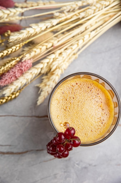 cocktail alcoolisé chaud à base de vin et d'épices