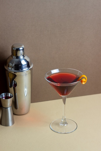Cocktail classique de Manhattan. Boissons alcoolisées. Bar. Le restaurant.