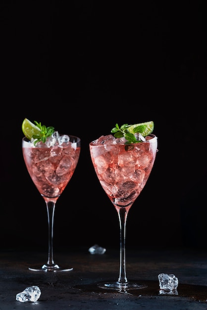 Cocktail d'été au vin rosé