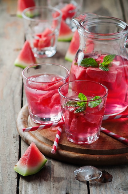 Cocktail d'été frais avec pastèque