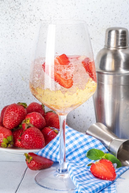 Cocktail fraise au champagne