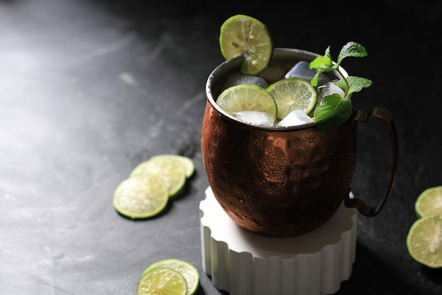 Cocktail Frosty Moscow Mule avec Ginger Beer et Vodka et piment