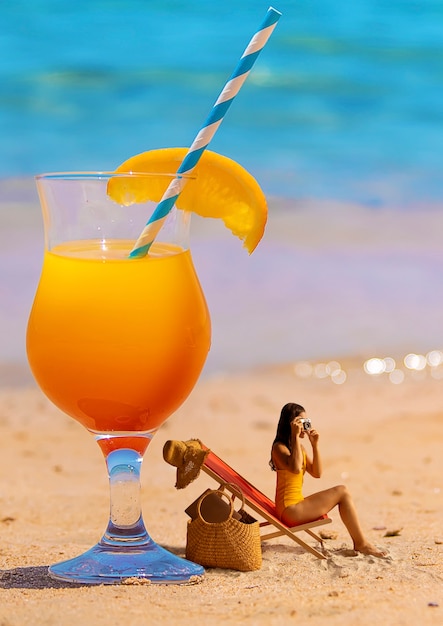 Cocktail géant sur la plage