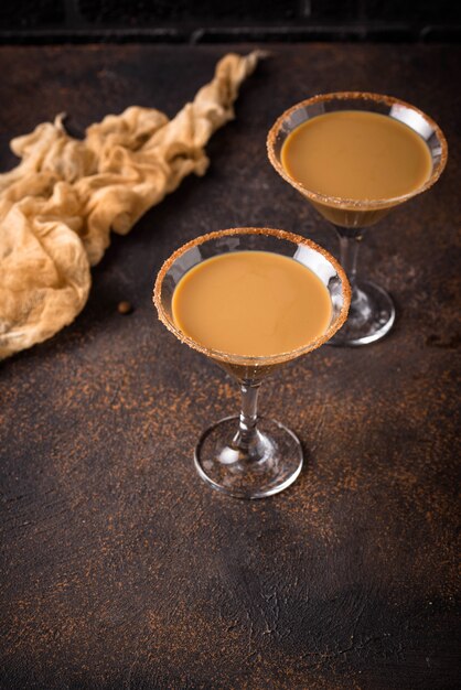 Cocktail martini au chocolat ou liqueur irlandaise