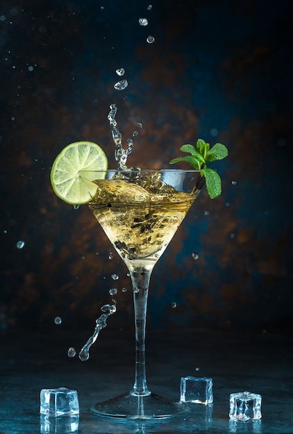 Cocktail mojito en verre