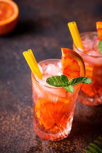 Cocktail Negroni à l'orange et glace