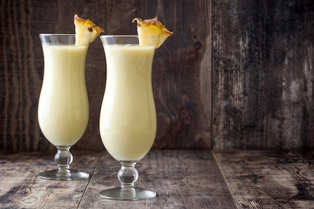 Cocktail Piña colada sur bois