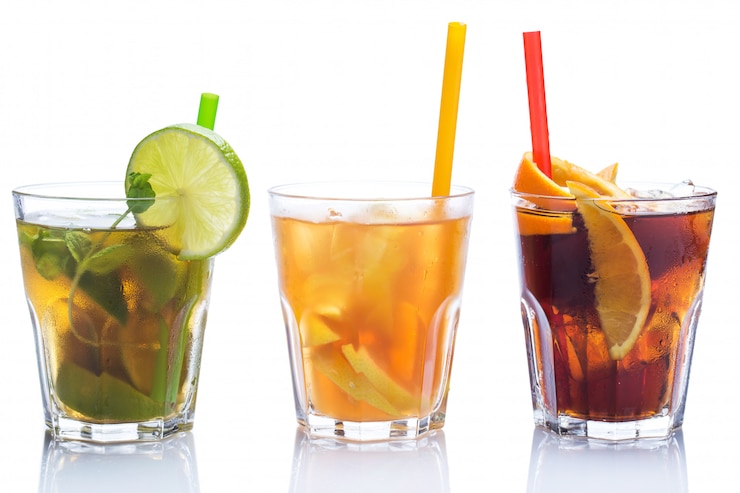 Photo cocktails avec différents agrumes