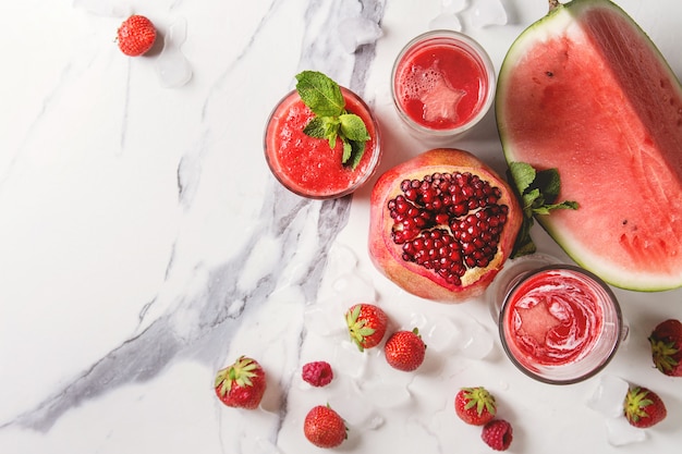 Cocktails de fruits rouges ou smoothies