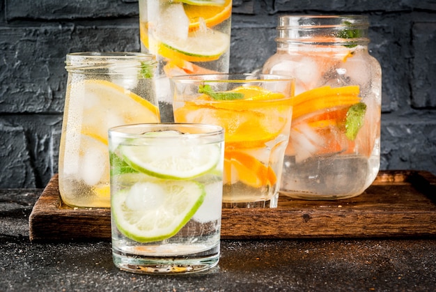 cocktails sains, ensemble de diverses eaux infusées aux agrumes, limonades ou mojitos