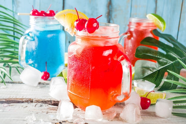 Cocktails tropicaux d'été