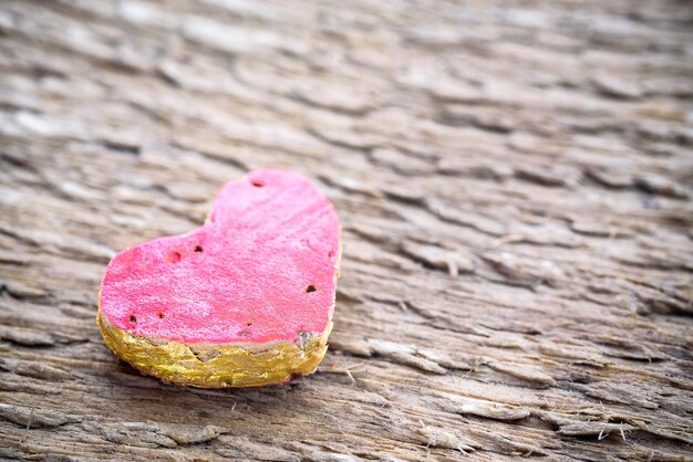 Coeur décoratif sur la Saint-Valentin en bois Symbole de l'amour