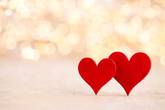 Coeur rouge, carte de voeux Saint Valentin. Fond de bokeh.