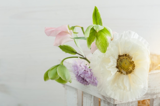 Coffret en bois avec coquelicot et fleurs