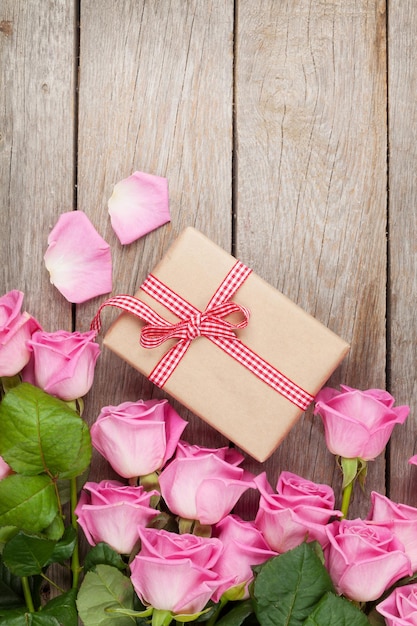 Coffret cadeau roses roses et saint valentin